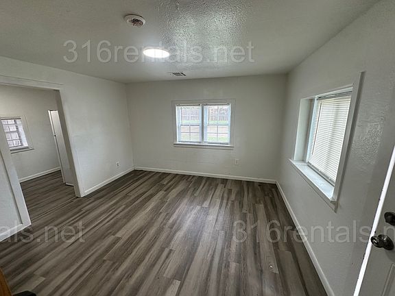 4th image of 1801 S Glenn St