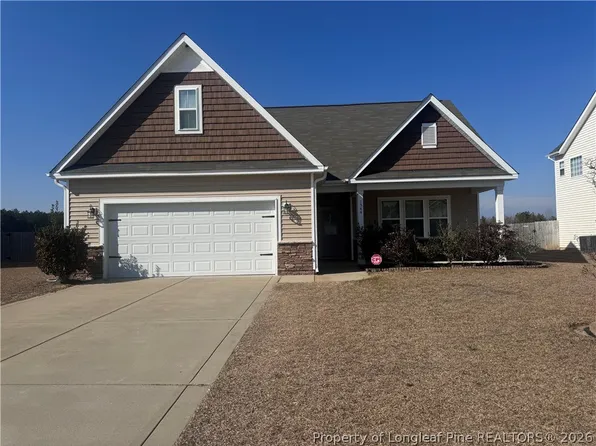 1544 Vandenberg Dr, Fayetteville, NC 28312