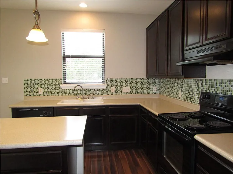 14200 Lake Victor Dr — Photo 50