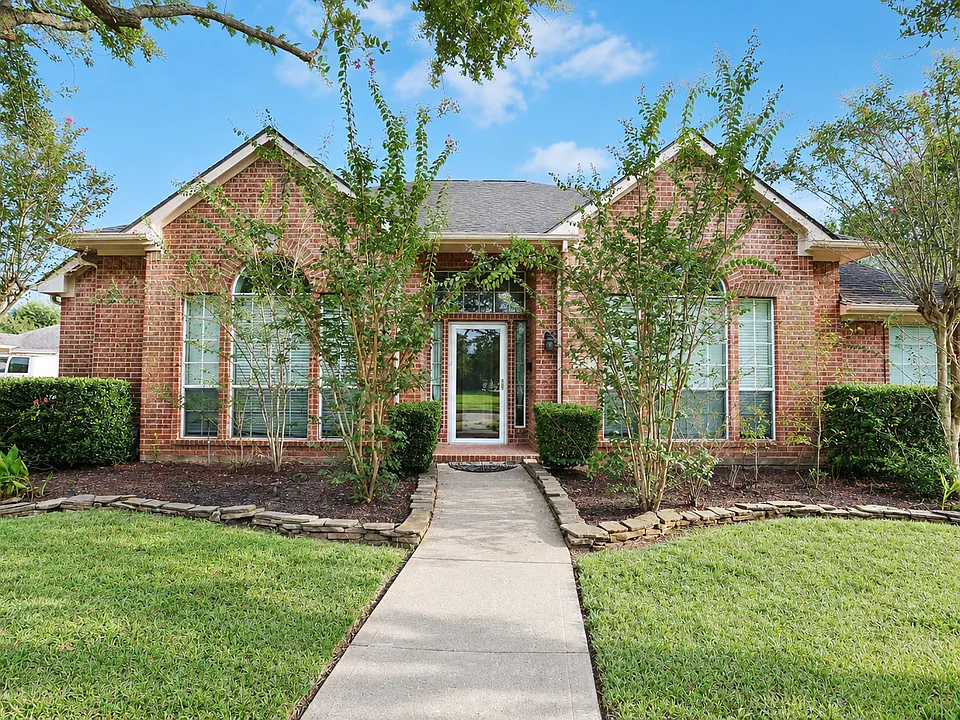 4323 Lakeside Meadow Dr