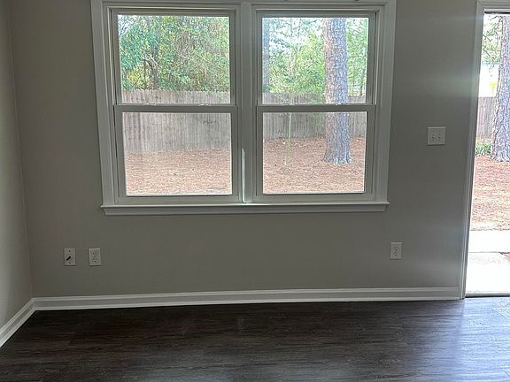 4th image of 939 N Ashe St