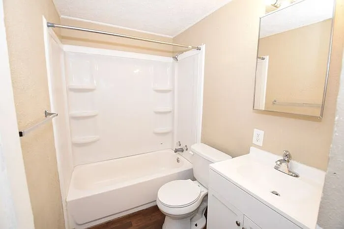 1326 Eastbrook Dr — Photo 11