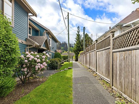 3rd image of 2951 Oak St #202A