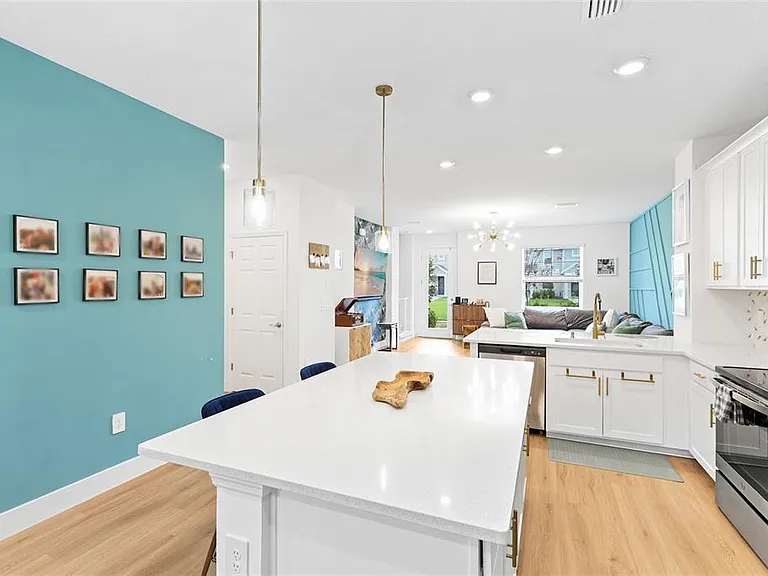 1808 Fender Ln — Photo 10