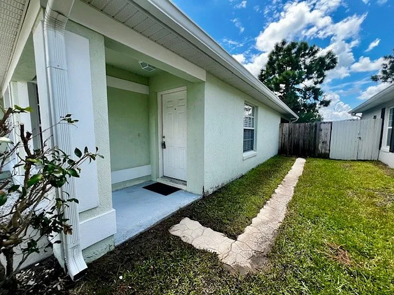 2024 Donegan Pl — Photo 4