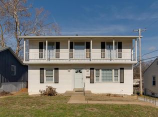 9815 Rhythm Dr, Saint Louis, MO 63114