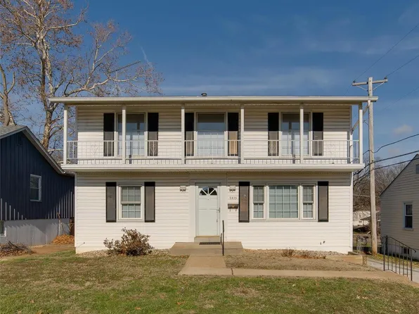 9815 Rhythm Dr, Saint Louis, MO 63114