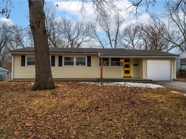 907 NE 62nd St, Kansas City, MO 64118