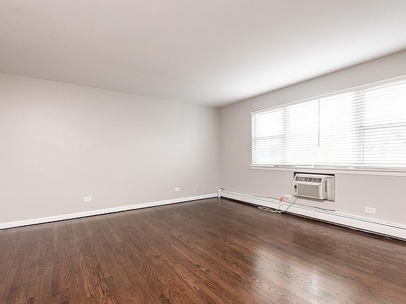 4th image of 3113 S 48th Ct APT 2E