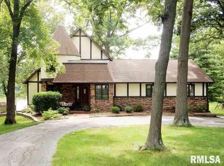 3 Ladue Ct, Taylorville, IL 62568