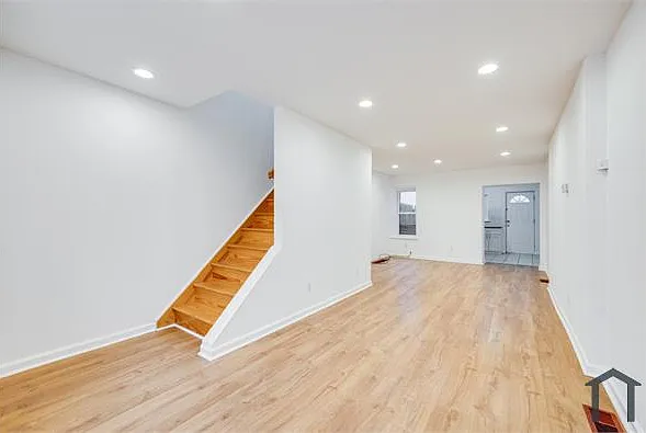 4614 Josephine St — Photo 8
