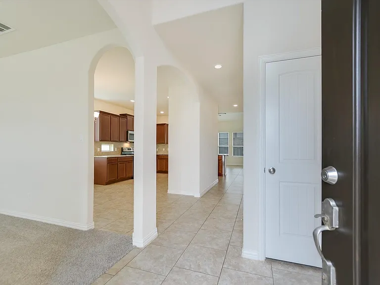 1117 Arvada Dr — Photo 3
