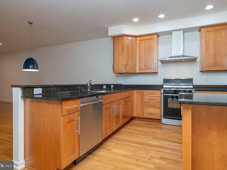 156 Christina Landing Dr — Photo 24
