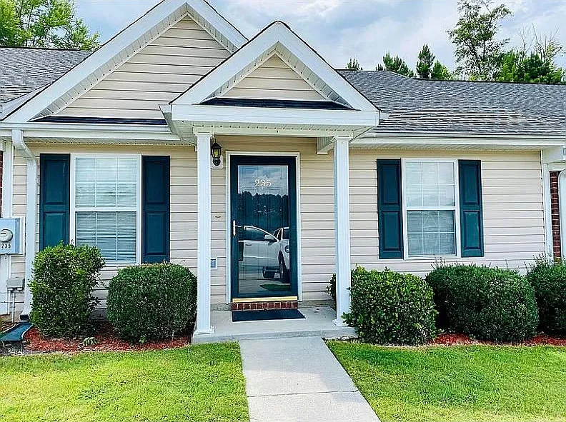 235 Lynbrook Way