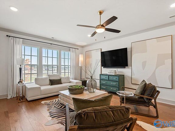 3rd image of 109 Upperline St #29