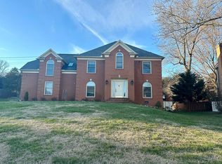 608 Sedgley Dr, Knoxville, TN 37922