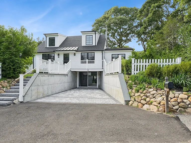 29 Fern Rd — Photo 1