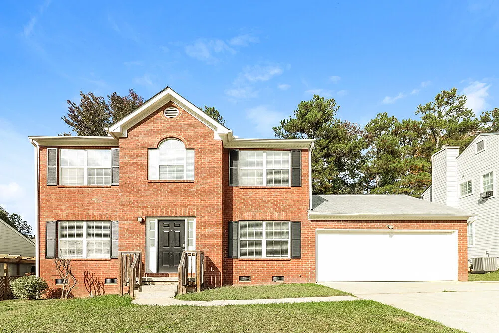 4 bed, 2.5 bath, 1856 sqft, $2,155 — Photo 1