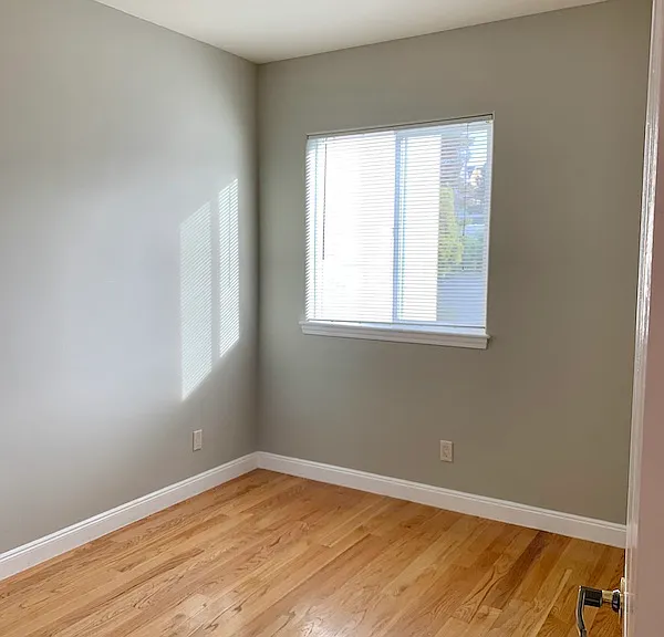 443 Judah St — Photo 5