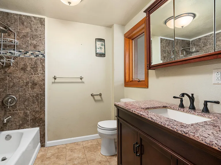 1032 Woodward Ave — Photo 17