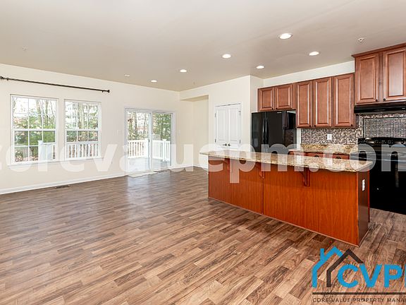 3rd image of 7622 Timbercross Ln