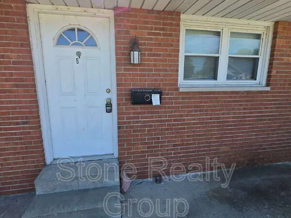 214 S 10th St APT B, Clinton, IN 47842