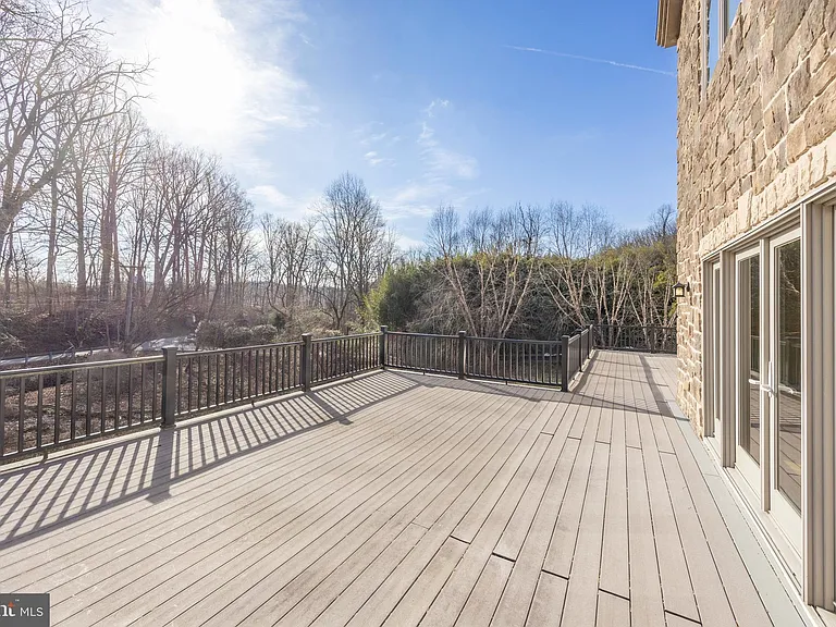 115 Bullock Rd — Photo 44
