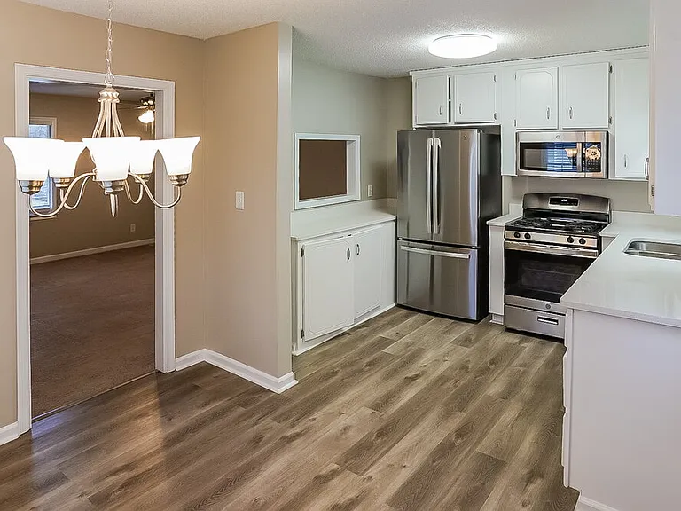 107 Cedar Creek Ct — Photo 10