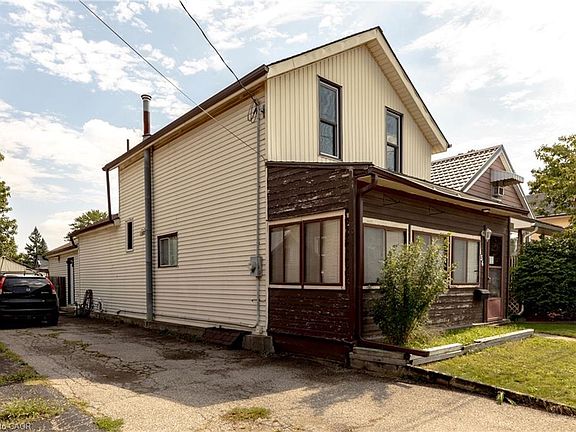 3rd image of 134 Catharine Ave