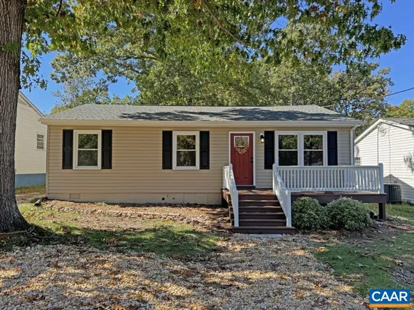227 Dodge St, Stuarts Draft, VA 24477