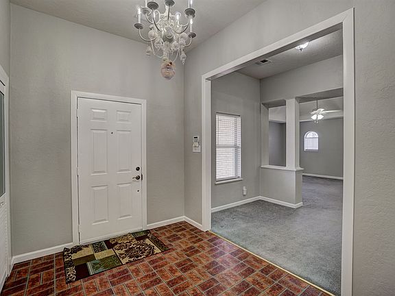 4th image of 2618 SW B Ave