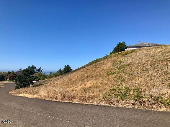 3rd image of 44 S Ridge Dr