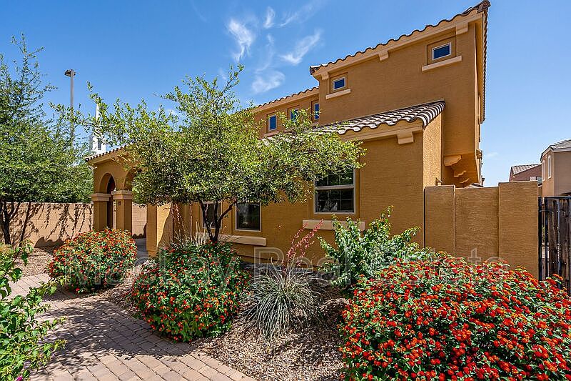 1st image of 2239 S Ponderosa Dr