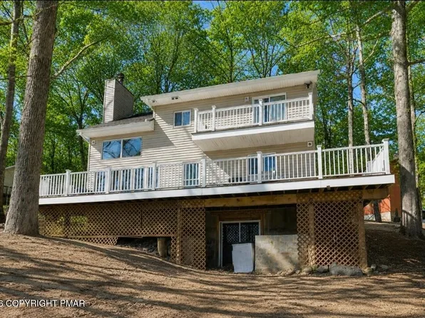 5873 Decker Rd, Bushkill, PA 18324