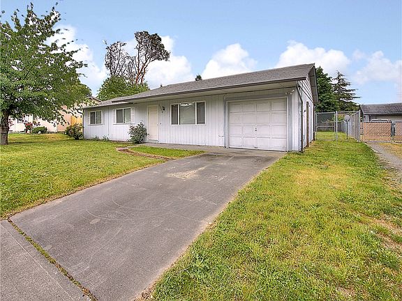 3rd image of 1320 Norpoint Way NE