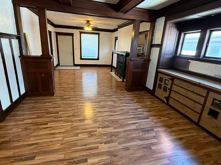 307 E Arcadia Ave — Photo 3