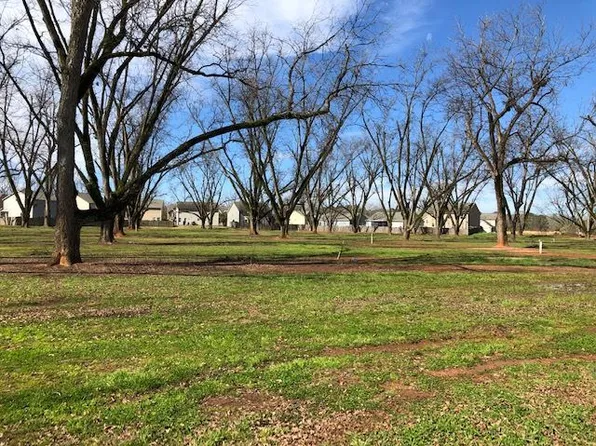 302 State Highway 42, Byron, GA 31008