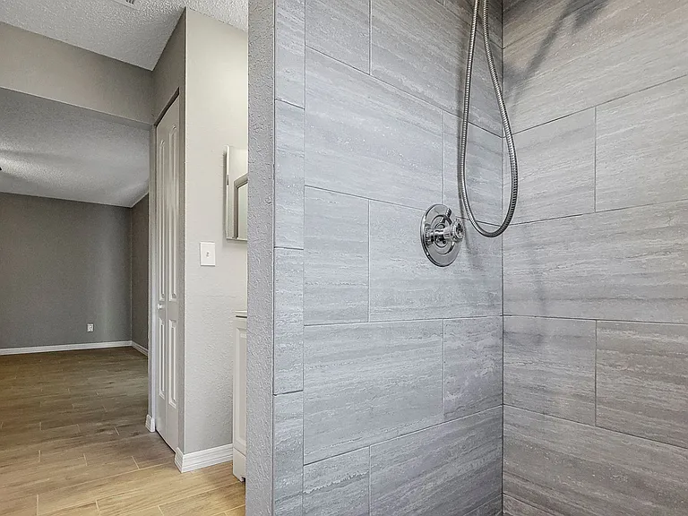 318 Sun Dial Ct — Photo 9