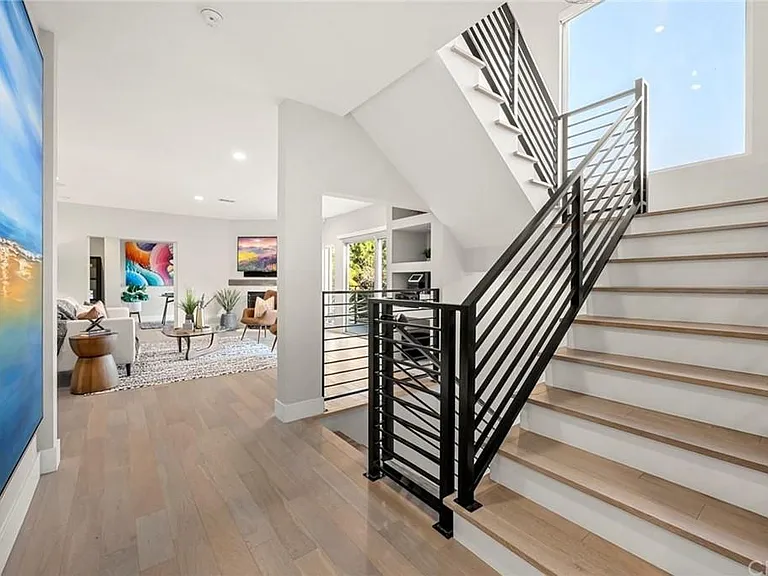 3651 Lowry Rd — Photo 14