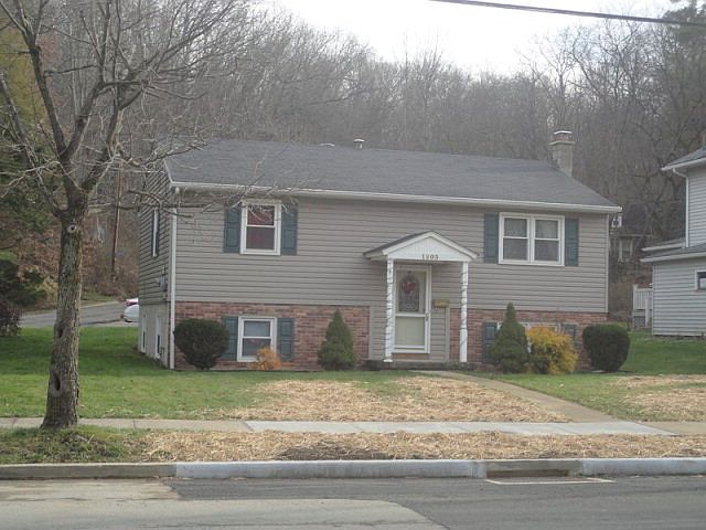 1st image of 1203 W 1st St