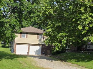 22990 155th St, Leavenworth, KS 66048