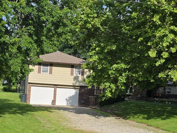 22990 155th St, Leavenworth, KS 66048