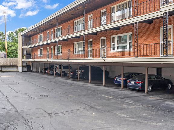 3rd image of 409 Lathrop Ave APT 2E