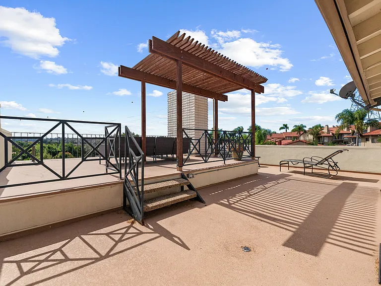 7025 Estrella De Mar Rd — Photo 23