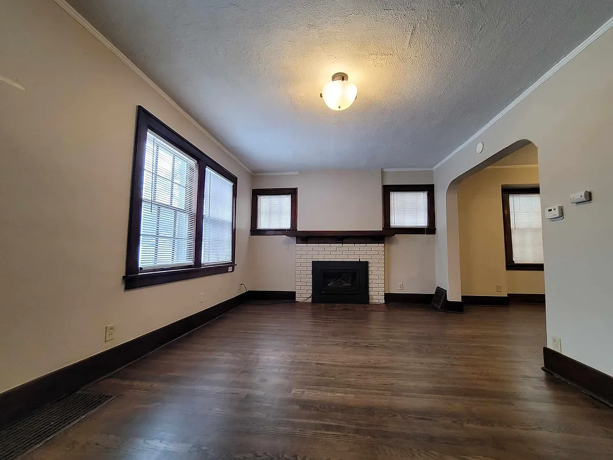 Building Photo - 130 N 38th St