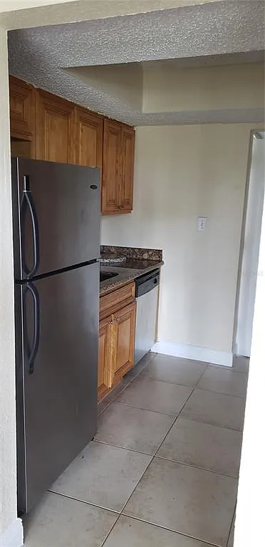 2 bed, 2.0 bath, 976 sqft, $1,400 — Photo 4