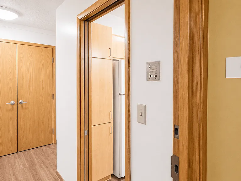 Rolling Hills Apartments — Photo 42