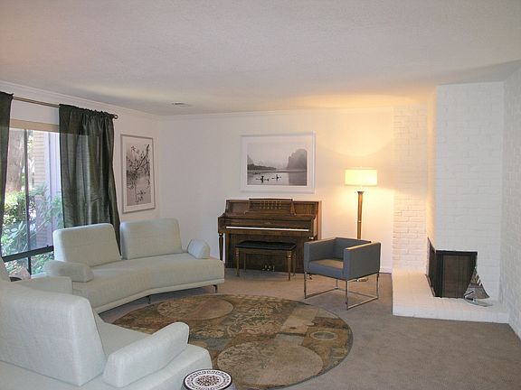 3rd image of 614 Elmhurst Cir