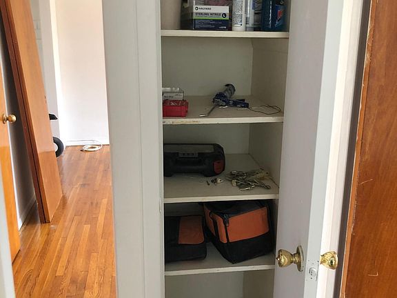 4th image of 246 N Railroad Ave APT 1