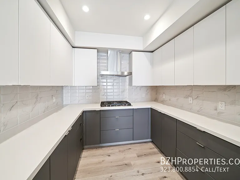 Bedford Twenty - Luxury Condos — Photo 28